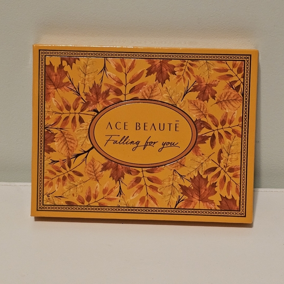 Ace Beautē "Falling For You" Palette - Picture 3 of 6